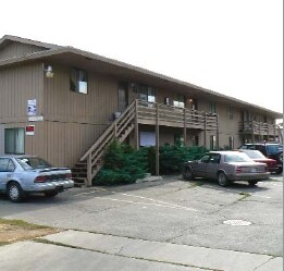 Building Photo - 1203 Swan Ave