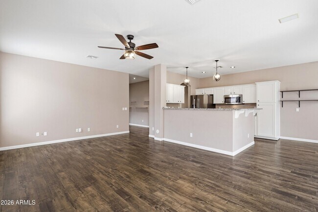 Building Photo - 1724 W Deer Creek Rd