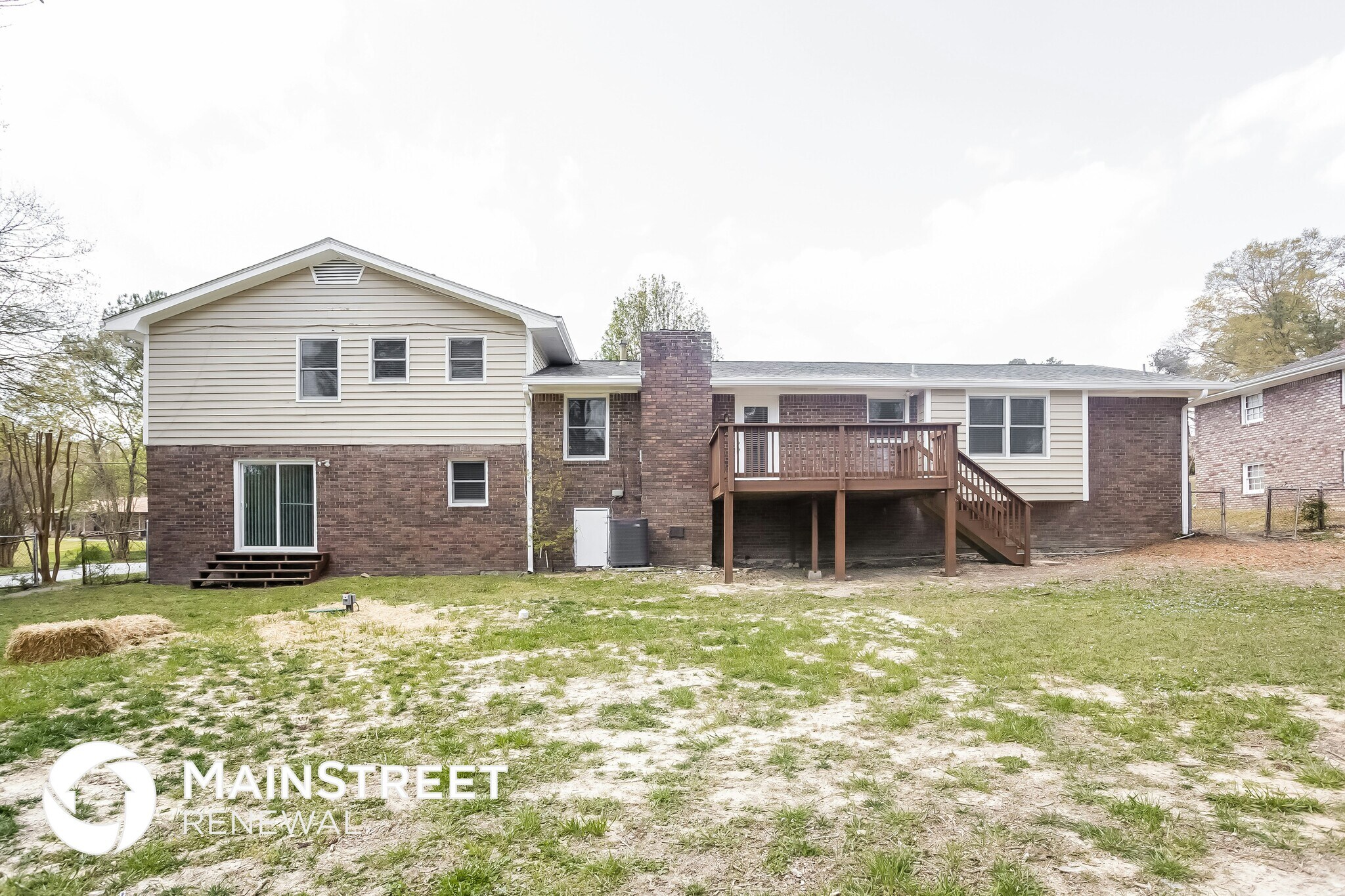 Building Photo - 680 N Kingsley Dr