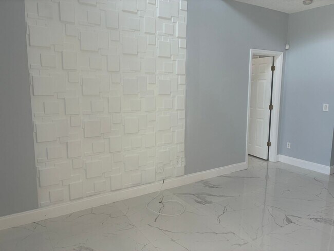 Building Photo - 2641 Emerald Island Blvd