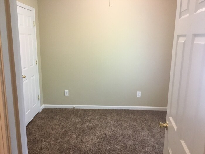 Building Photo - 1606 Allenbrook Dr