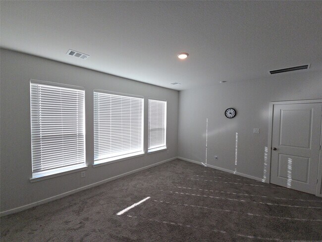 Building Photo - 9227 Dearborn Knoll Dr