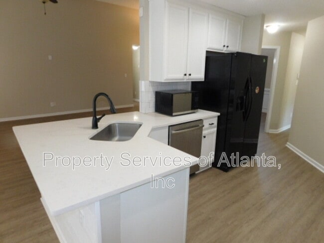 Building Photo - 101 Moss Pointe Dr