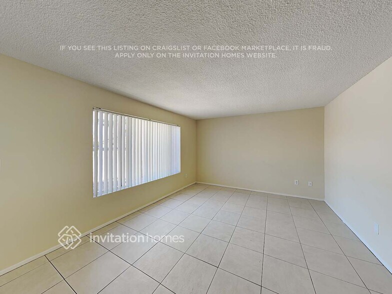 Building Photo - 7115 W North Ln