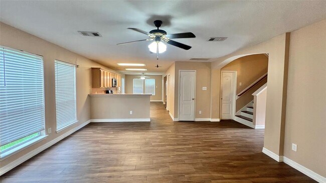 Building Photo - 1810 Manor Cir