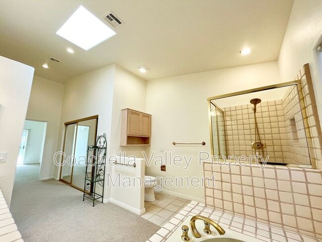 Building Photo - 78855 Aurora Way