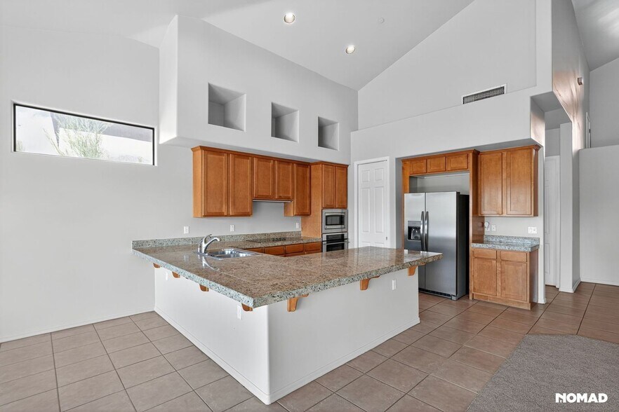 Building Photo - 16315 E Links Dr