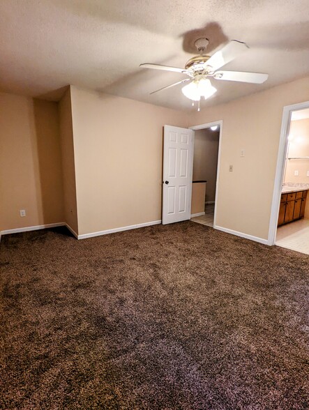 Front Bedroom - 6060 Wintergreen Rd