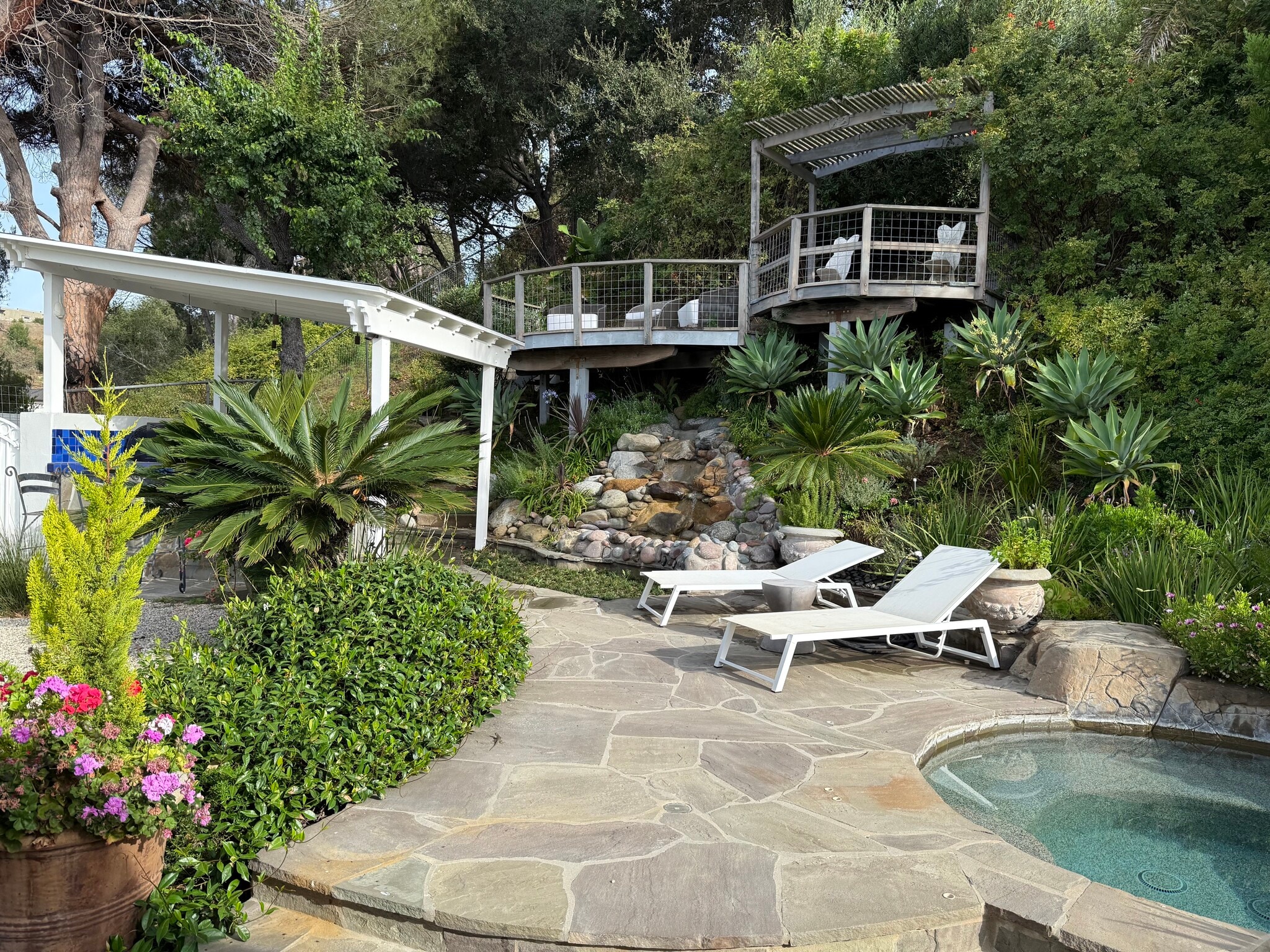 Building Photo - 341 Surfview Dr