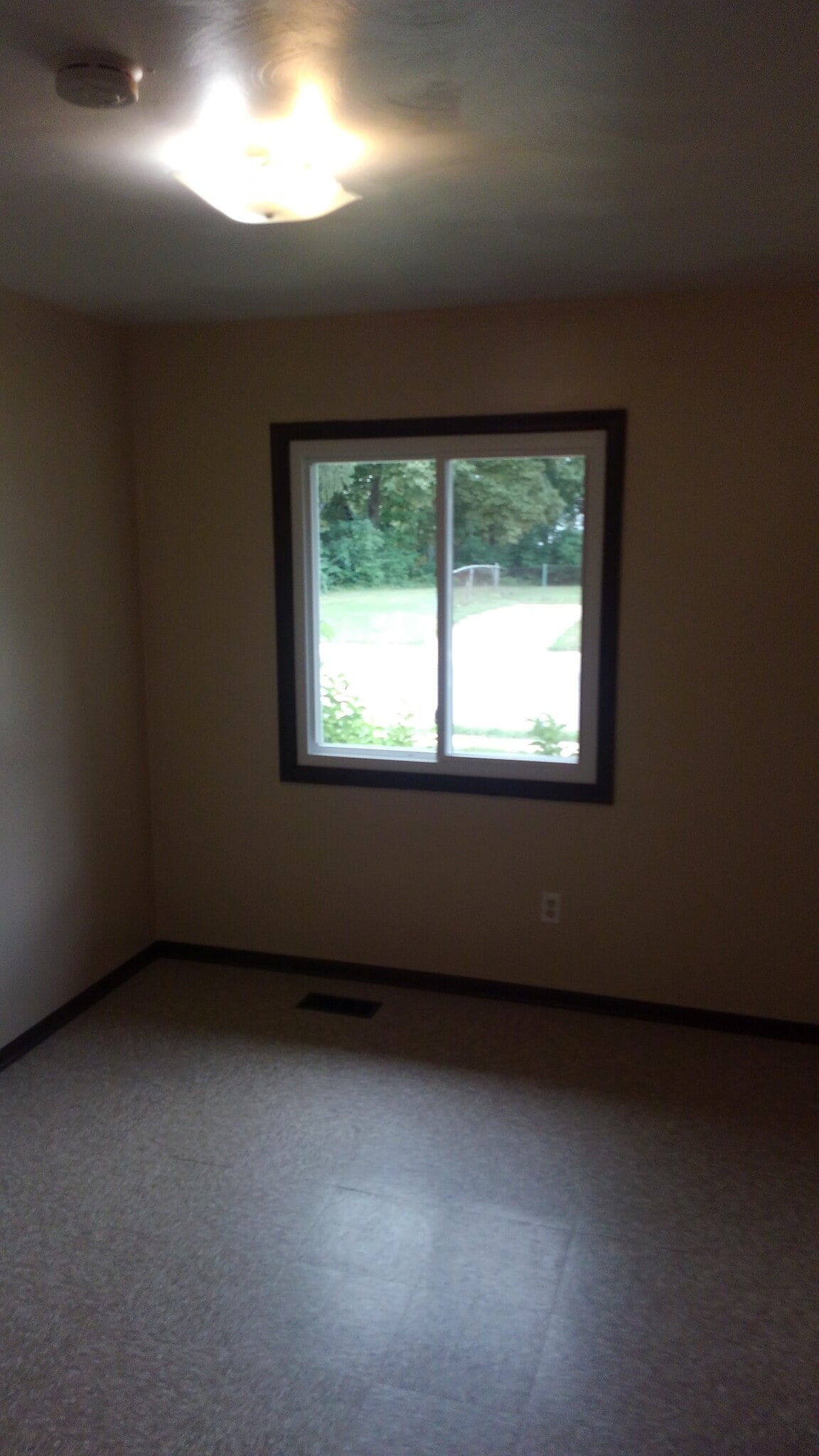 Bedsroom - 182 Stoddard Ave