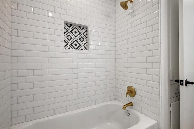 Building Photo - 1906 Morrow St