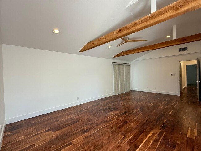 Building Photo - 5814 Gloucester Ln