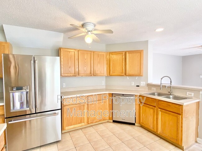 Building Photo - 815 Chapin Wood Dr
