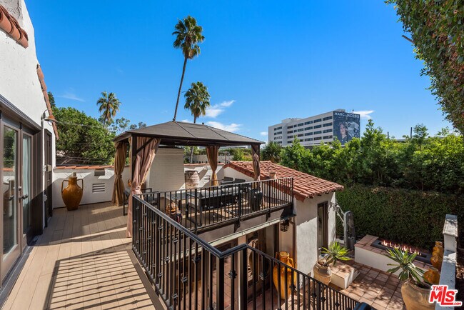 Building Photo - 1417 Queens Rd