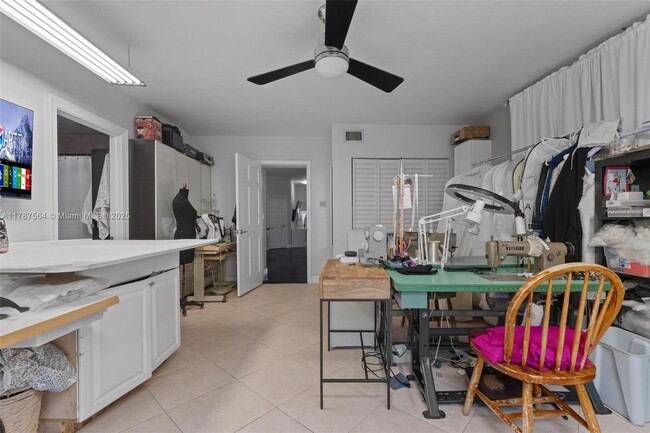 Building Photo - 2280 SW 16th Ct