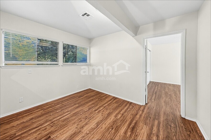 Building Photo - 2803 Woodline St