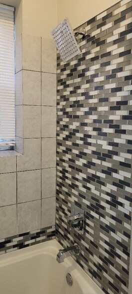 Building Photo - 5760 Theodosia Ave