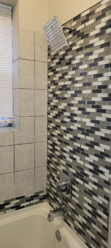 Building Photo - 5760 Theodosia Ave