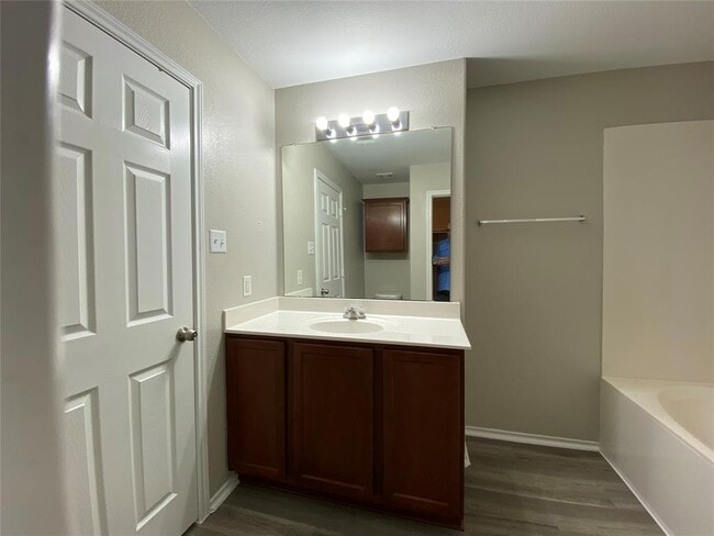 Building Photo - 304 Azurite Dr