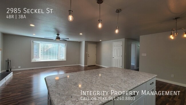Building Photo - 2985 Seckel St