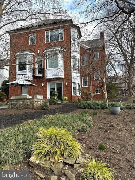 Building Photo - 2318 Nebraska Ave NW