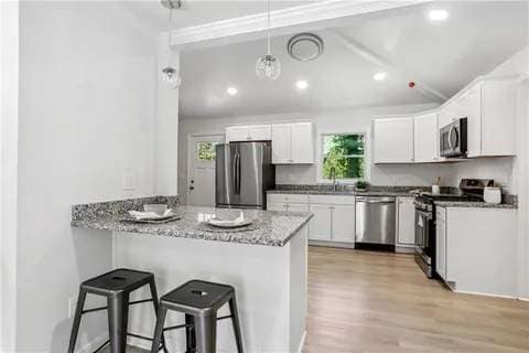 Building Photo - 872 Glenway Dr SW