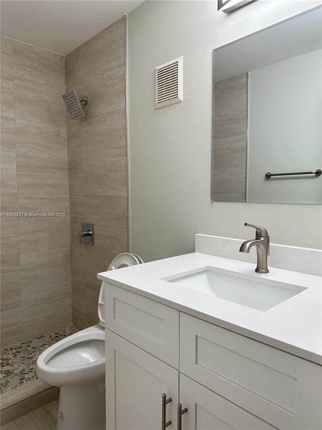 Building Photo - 762 NW 208th Terrace