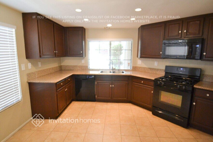 Building Photo - 28121 Stonington Ln