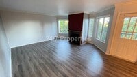 Building Photo - Lovely 2 BD | 2 BA Condo with Balcony - West Linn *Pet Friendly*