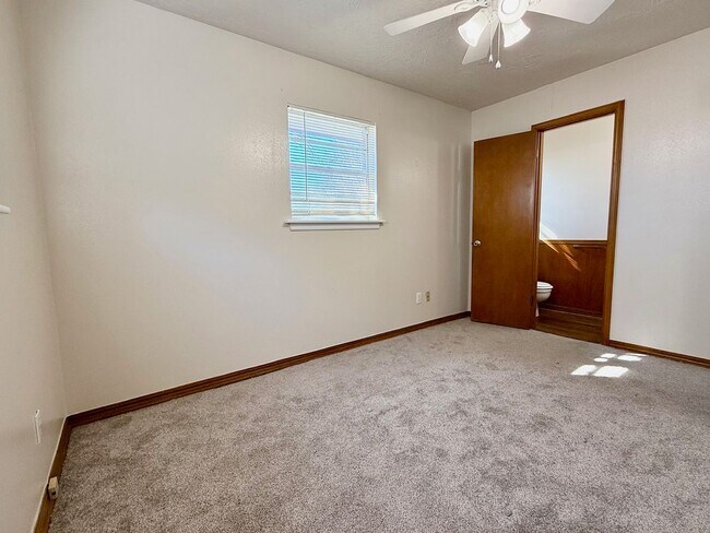 Building Photo - Close to Everything!