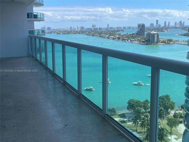 Building Photo - 1800 N Bayshore Dr