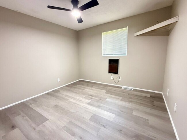 Building Photo - 1007 Delwood Rd