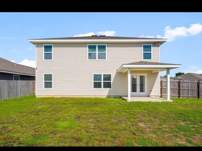 Building Photo - 5832 Viking Wy