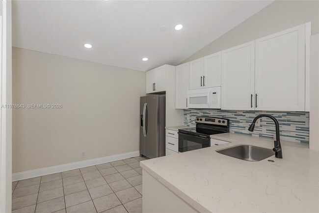 Building Photo - 17925 SW 10th Ct