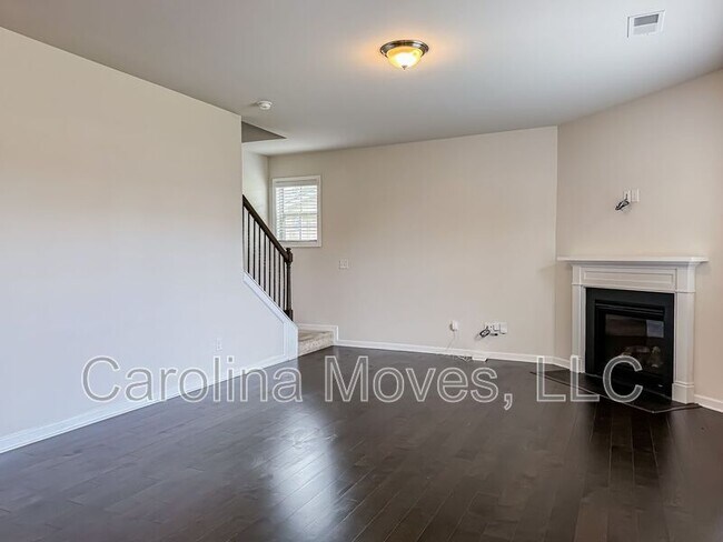 Building Photo - 537 Shrine Ct