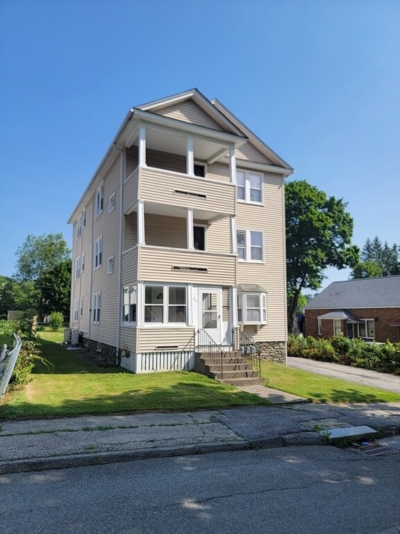 Building Photo - 26 Stebbins St