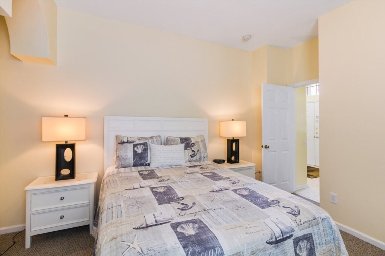 Building Photo - 8171 Fan Palm Way