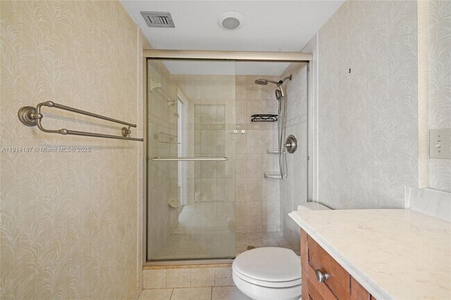 Building Photo - 1811 Sabal Palm Dr