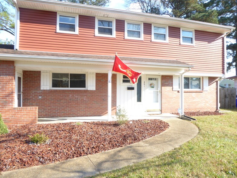 Front Porch - 461 Pepper Mill Ln