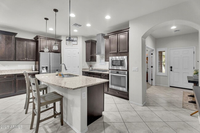 Building Photo - 6550 W Desert Blossom Way