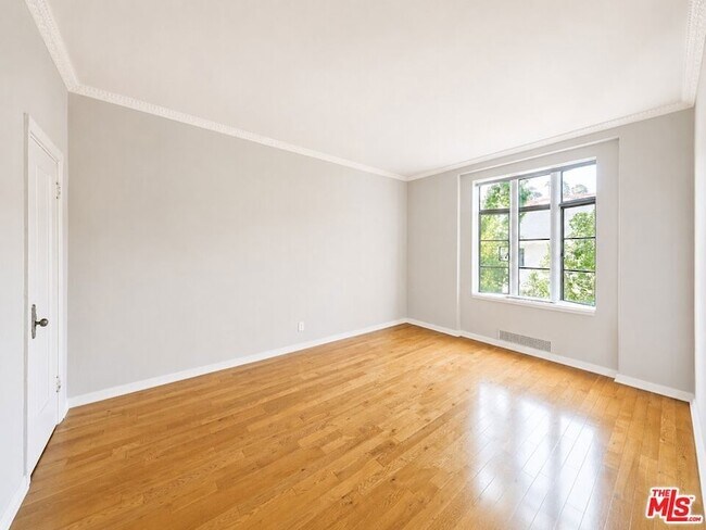 Building Photo - 1314 Hayworth Ave