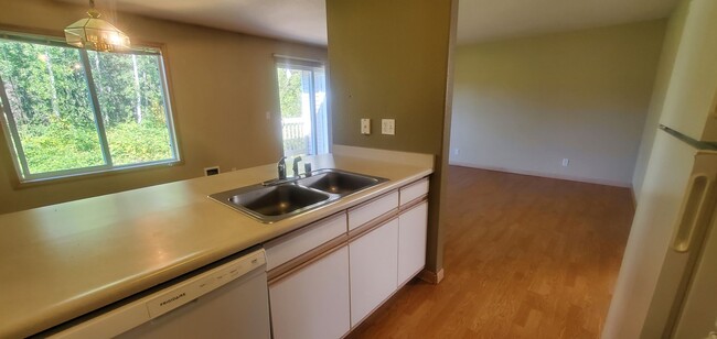Building Photo - Pre-Leasing - 3bd/2bath (Cordata Area)