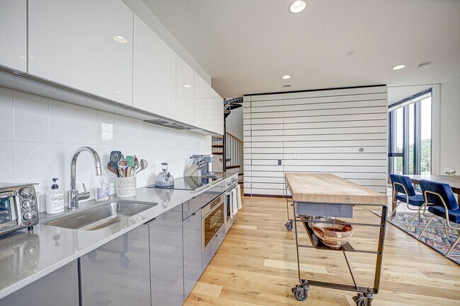 Building Photo - Penthouse Living Redefined at Chapman Stables