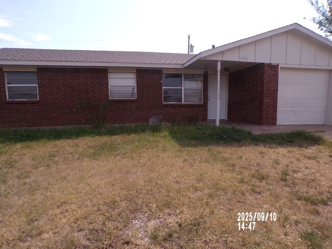 Primary Photo - Great home close to Voch-tech, southwester...