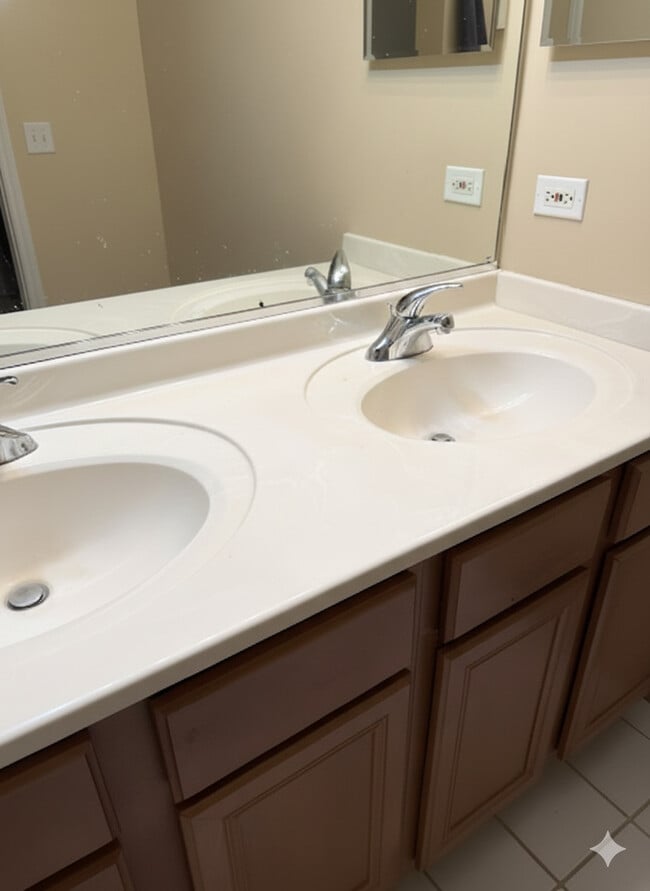 Building Photo - 1137 Brent Rd