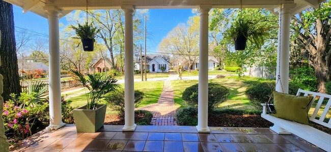 Building Photo - 3135 Montezuma Rd