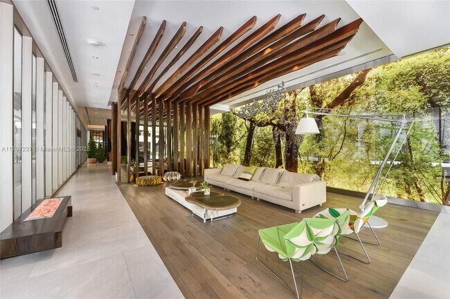 Building Photo - 1010 Brickell Ave