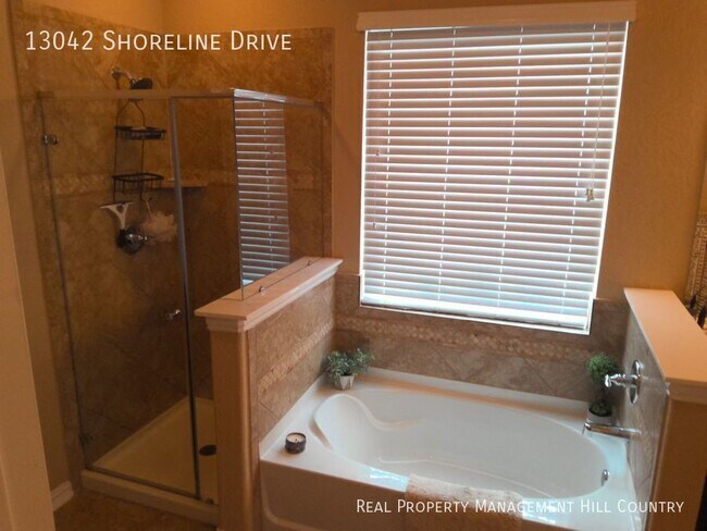 Building Photo - 13042 Shoreline Dr