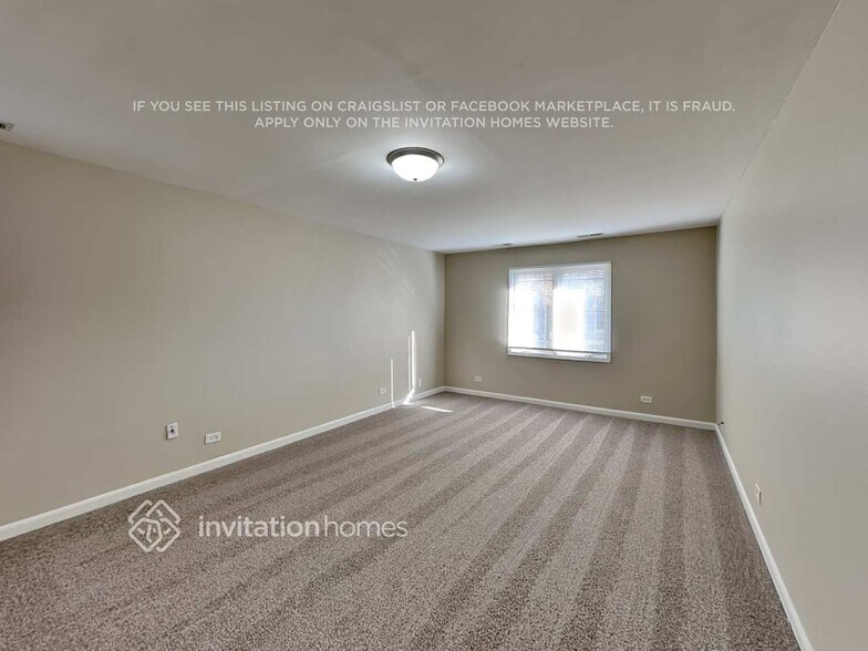 Building Photo - 9922 S 86th Ave