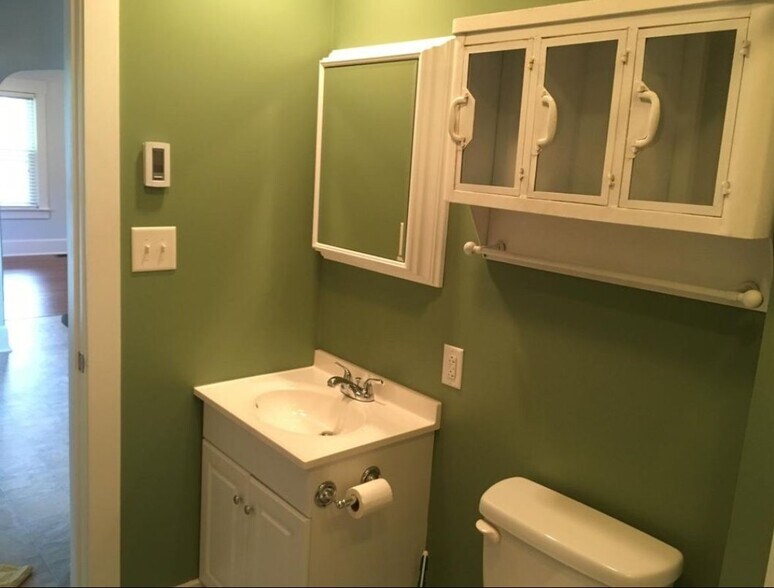 Building Photo - 601 Clinton Ave